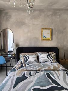 Maris double bedroom