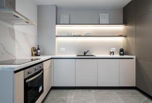 Golden 1 king BR Entire APARTMENT in One Cotroceni