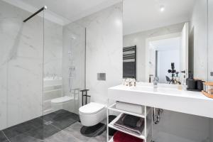 Golden 1 king BR Entire APARTMENT in One Cotroceni