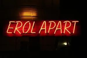 Erol Apart - 贝尔迪比