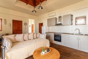 Hillside View house 3