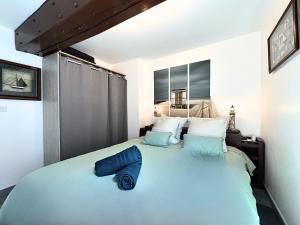 Côté Mer - Appartement Chaleureux & Cosy - Déco Bord de Mer - Centre-Ville Rue Commerçante - Smart TV Netflix & WiFi Fibre - Cuisine Équipée & Nespresso - Check-in Autonome - Parking Facile à Proximité - Confort & Sérénité