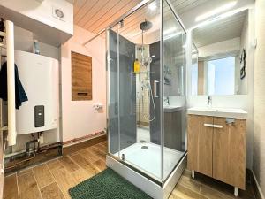 Côté Mer - Appartement Chaleureux & Cosy - Déco Bord de Mer - Centre-Ville Rue Commerçante - Smart TV Netflix & WiFi Fibre - Cuisine Équipée & Nespresso - Check-in Autonome - Parking Facile à Proximité - Confort & Sérénité