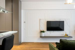 Green Pearl One Cotroceni Entire Apartment with King bed, Parking, Fast WiFi, Balcony