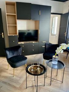 Appartements Coeur De Plage - Studio Royan Hyper Centre - Classe 3 etoiles - 2 pers - 150m plage : photos des chambres