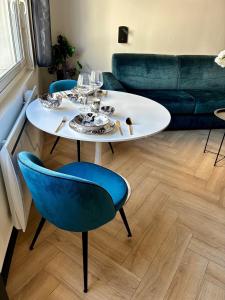 Appartements Coeur De Plage - Studio Royan Hyper Centre - Classe 3 etoiles - 2 pers - 150m plage : photos des chambres