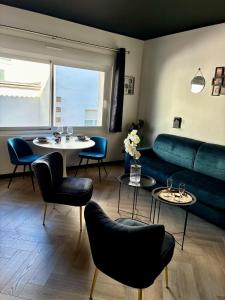 Appartements Coeur De Plage - Studio Royan Hyper Centre - Classe 3 etoiles - 2 pers - 150m plage : photos des chambres