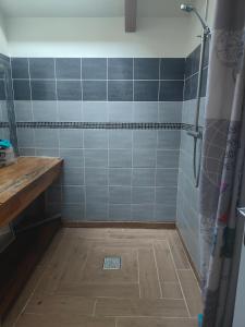 Auberges de jeunesse Shifting Sands Surf Camp : Chambre Quadruple en Duplex