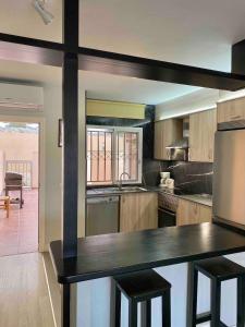 Morden House with Ocean View Pool, Air Con