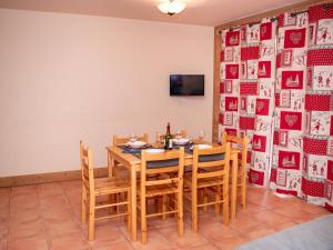 Appartement avec balcon, pour 6 personnes, animaux acceptés, parking inclus - FR-1-504-192