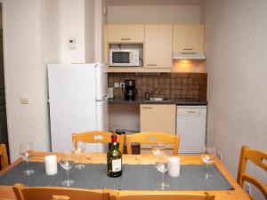 Appartement 3 pièces, balcon, animaux admis - FR-1-504-473