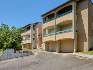 Appartements T1 bis au calme avec balcon, proche des Thermes, WiFi Gratuit - FR-1-841-71 : photos des chambres
