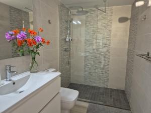 Sejours chez l'habitant Chambre double avec salle de bain privative : photos des chambres