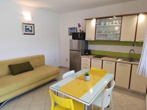 Rogoznica Seafront Apartment - Kalebova Luka