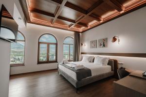 Sharm Hotel Luxury - 4-star hotels in Gjirokastër