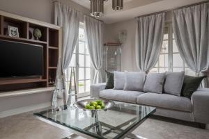 Villa Aurora by Villas Borghetto