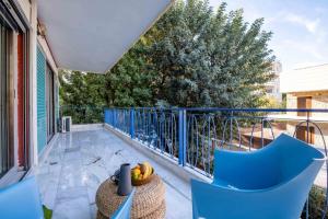 Stylish 2BR with Balcony, Northern Suburbs