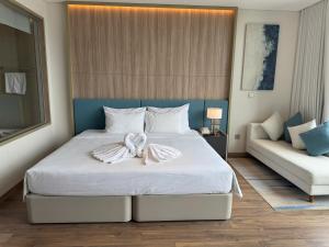 Alacarte Ha Long Bay Residence by Dos Studio