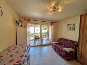 Appartement 2 pièces en rez-de-chaussée proche plage avec parking privé et terrain de pétanque - FR-1-387-109