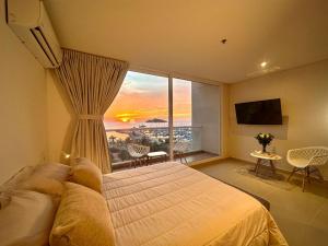 Studio with Marina View