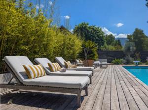 Villas Villa d-exception - piscine, pool house & vues panoramiques lac : photos des chambres