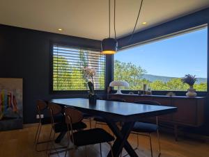 Villas Villa d-exception - piscine, pool house & vues panoramiques lac : photos des chambres