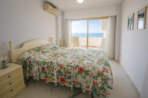 Carlota Apartment- Frontline Beach