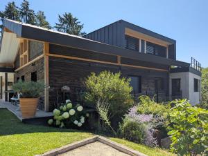 Villas Villa d-exception - piscine, pool house & vues panoramiques lac : photos des chambres