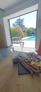 Maisons de vacances Belle Maison de vacances avec piscine. : photos des chambres