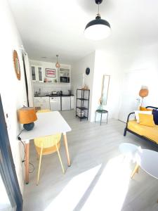 Appartements Appartement T2 Neuf, vue mer, piscine : photos des chambres