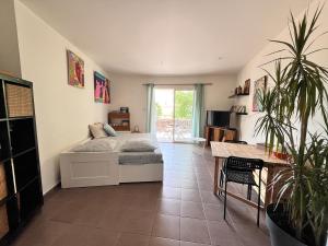 MAISON CABROL