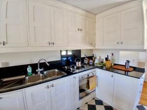 Luce, Silenzio ed Eleganza nel Cuore di Roma