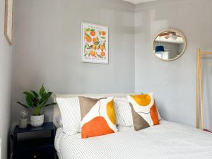 St Stephens Retreat - Hot Tub & Fire Pit - FREE Parking