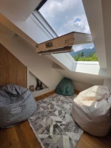 Štít Deluxe Studio