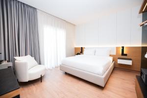 Double Room with Balcony and Sea View room in Hotel Agimi