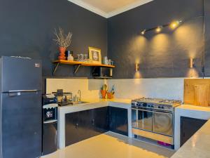 Stylish 3BR Seminyak Villa walking distance to Beach & Cafes