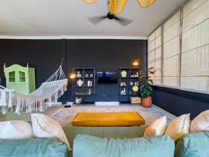 Stylish 3BR Seminyak Villa walking distance to Beach & Cafes