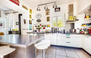 Maisons de vacances Awesome Home In Capendu : photos des chambres