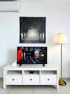 Oasis Homes at i-City - WiFi TV Box and 1 Carpark