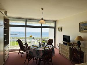 Studio 3pers vue mer, 1min à pied plage, wifi, parking