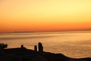 Seaview Tranquility Steps to Oceans Edge, Sunsets