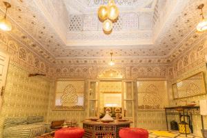 Riad Hbibti Authentic Moroccan Stay with Rooftop Jacuzzi
