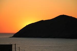 Seaview Tranquility Steps to Oceans Edge, Sunsets