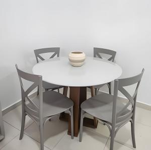 Apto em frente a Praia do Gonzaga em Santos - Ed Bandeirantes