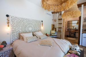 LA PAUSE - 3 villas avec Jacuzzi privatif à chisà