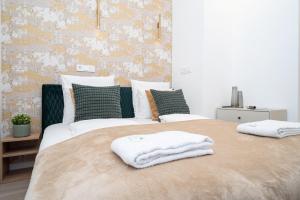 Studio Apartment by Hi5-Charming Studio