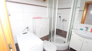 Dugiš studio-no parking