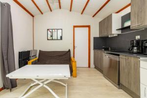 Maisons de vacances NOSTRA LIBERTAT - Piscine - Terrasse : photos des chambres