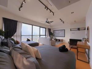 6PX Spacious HighFloor with Netflix TheHub, SS2 Near Paradigm Mall & 1U