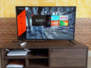 Petal Homes at i-City - WiFi TV Box and 1 Carpark